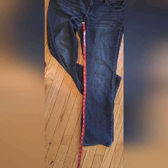 Womens DKNY jeans, size 14W - Picture 2 of 5